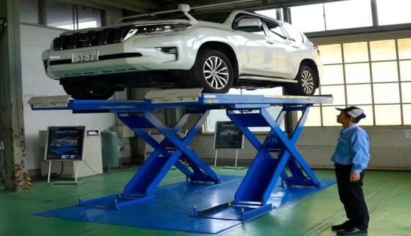 汽車舉升機(jī)12（汽車舉升機(jī)操作規(guī)程）